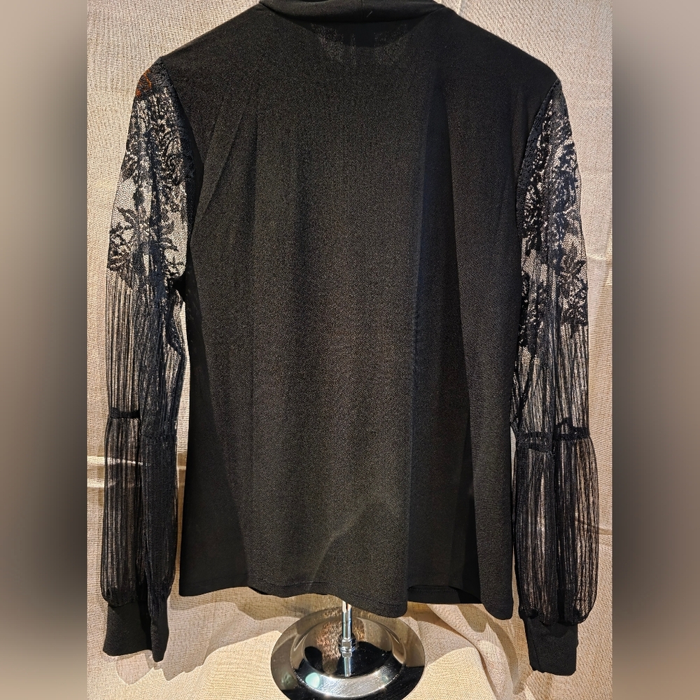 🖤Chic Lace Sleeve Women's Blouse in Black🖤